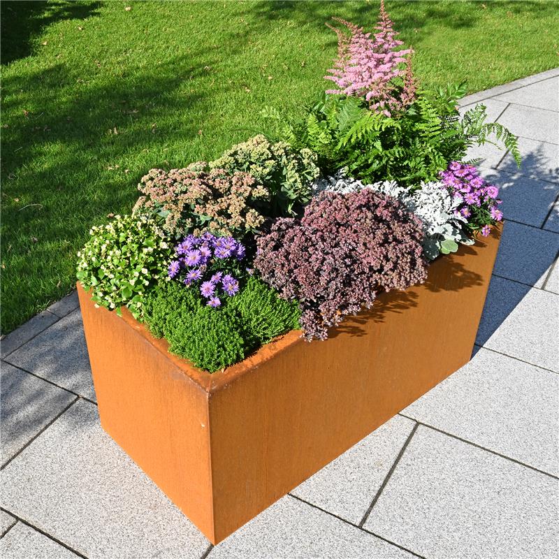 Rechteckiger Pflanzkasten Basio aus Cortenstahl ohne Fugen