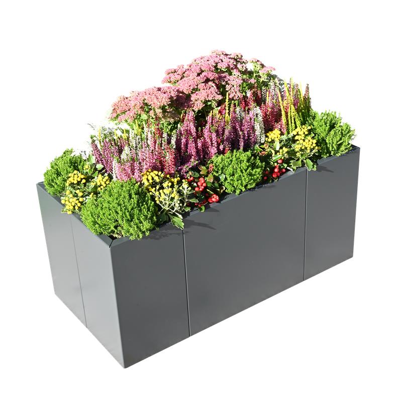 Pflanzkasten Modular aus Aluminium in Grau mit bunten Blumen