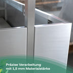 Der Sichtschutzpflanzkasten mit mittiger Glaswand wird präzise verarbeitet mit 1,5 mm Materialstärke.