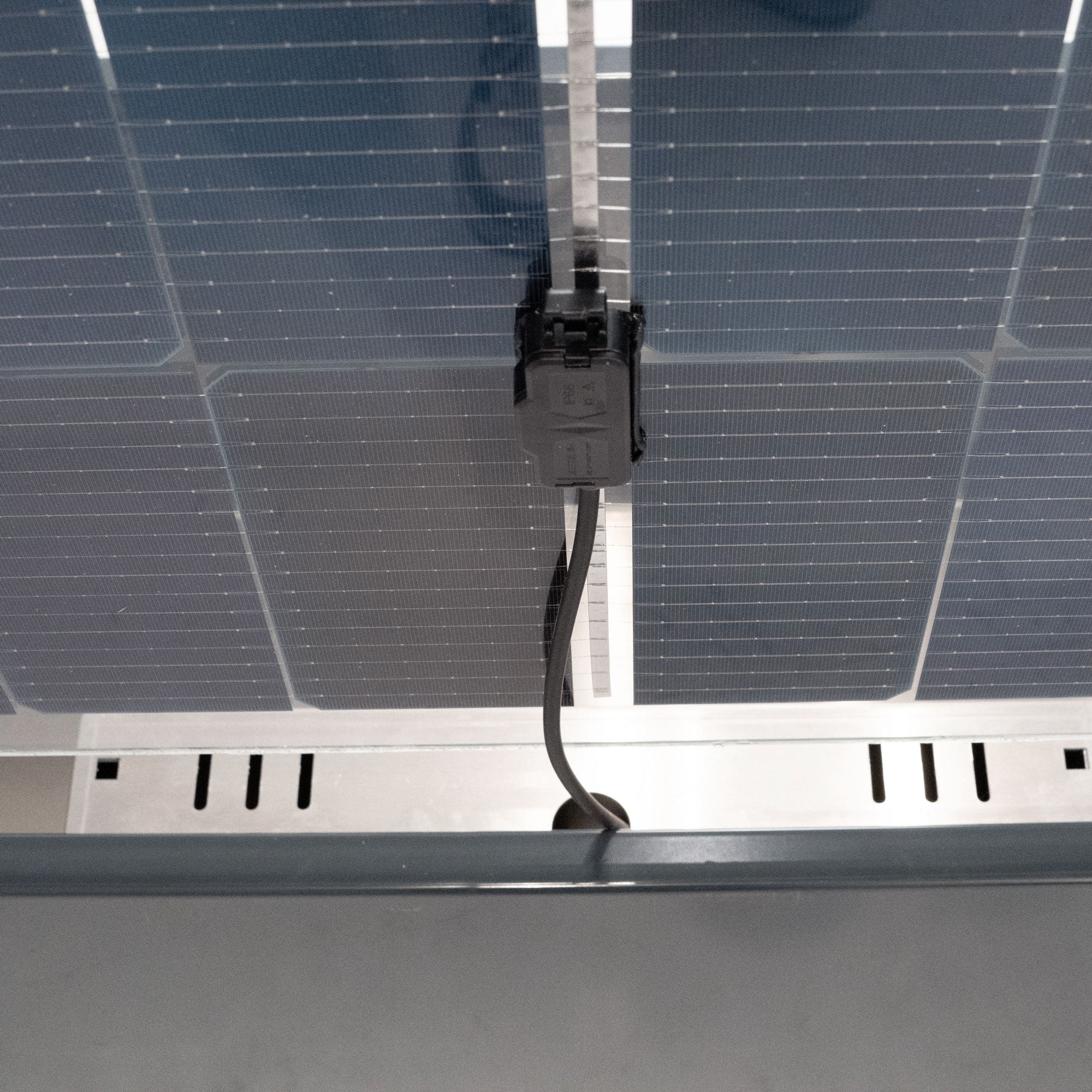 Sichtschutz Pflanzkasten mit Solarpanel Modular Sol (Aluminium)