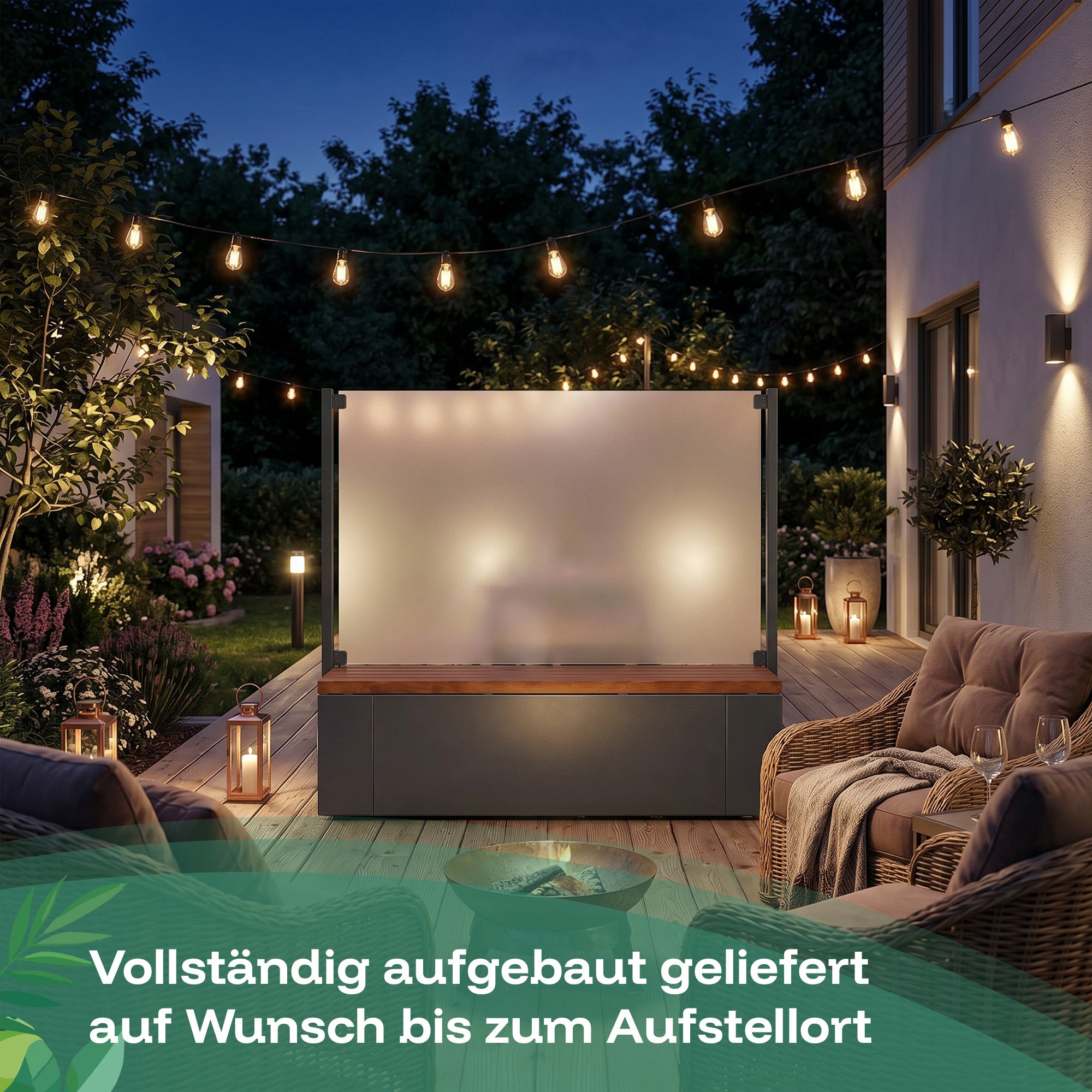 Die Sichtschutz-Sitzbank aus Aluminium wird vollständig aufgebaut, geliefert, auf Wunsch auch bis zum Aufstellort.
