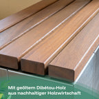 Die Sitzbank des Sichtschutzes besteht aus geöltem Dibetou-Holz aus nachhaltiger Holzwirtschaft. 