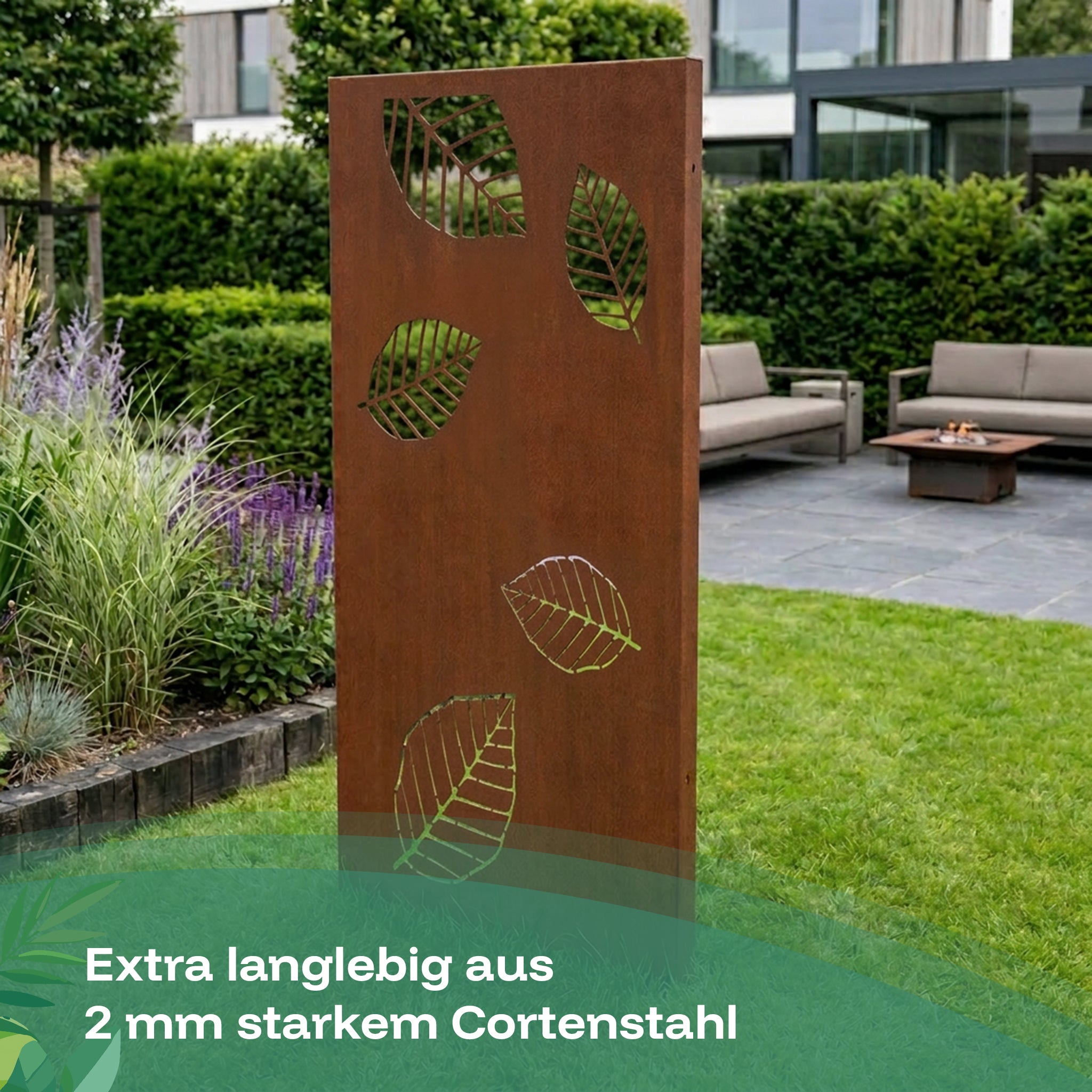 Das Corten-Panel mit Blattmuster ist extra langlebig und wird aus 2 mm starkem Cortenstahl gefertigt.