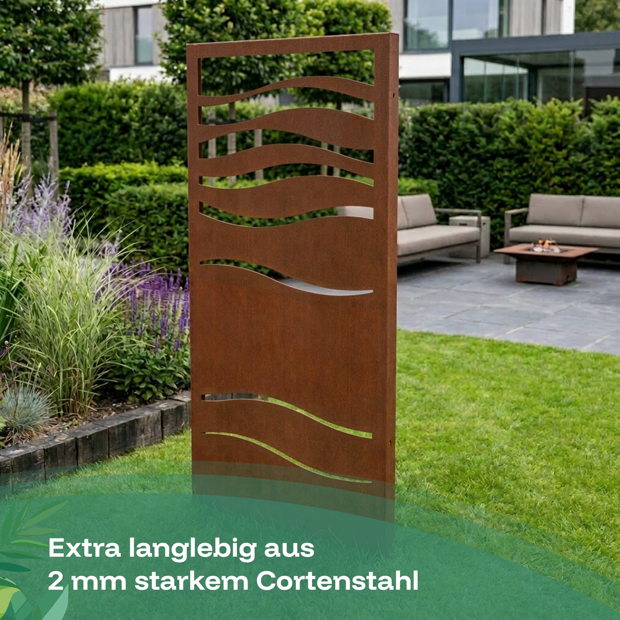 Das Corten-Panel Legato mit Wellenmuster ist extra langlebig aus 2 mm starkem Cortenstahl.