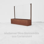 Moderna Glas-Sichtschutz aus Cortenstahl. Produktvideo aus der Produktion direkt vom Hersteller aus Deutschland