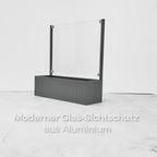 Moderna Glas-Sichtschutz aus Aluminium. Produktvideo aus der Produktion direkt vom Hersteller aus Deutschland