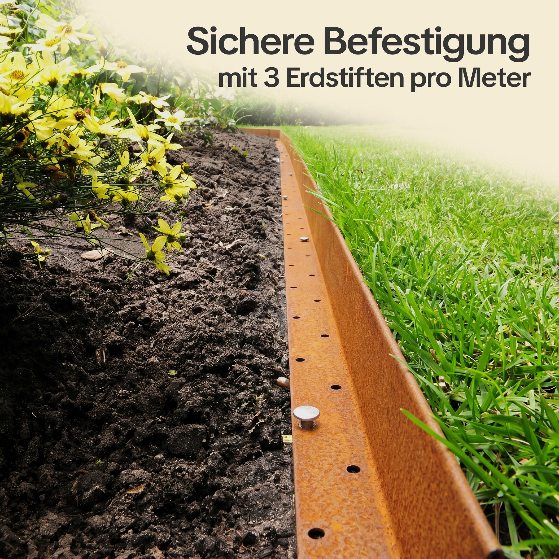 Sichere Befestigung der geraden Rasenkante aus Cortenstahl mit 3 Erdstiften pro Meter